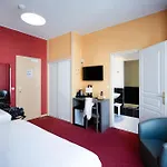 Logis Des Châteaux De La Loire Hotel