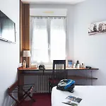 Hotel Logis Des Châteaux De La Loire Tours