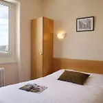 Hotel Logis Des Châteaux De La Loire 2*