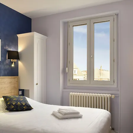 Logis Des Châteaux De La Loire Hotel 2*