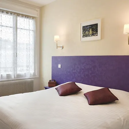 Logis Des Châteaux De La Loire Hotel