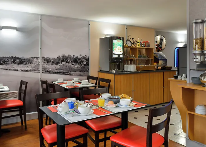 Hotel Logis Des Chateaux De La Loire 2*