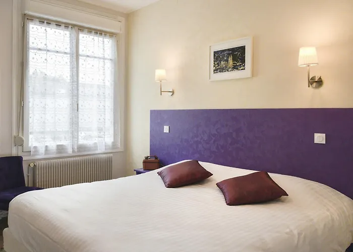 Hotel Logis Des Chateaux De La Loire 2*