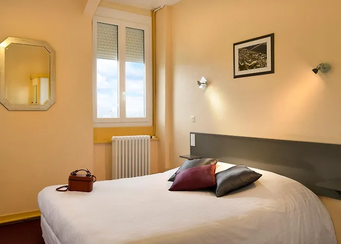 Logis Des Chateaux De La Loire 2*